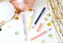 【新製品】簡単に筆文字が書ける万年筆「ふでDEまんねん」の30周年を記念した特別モデル