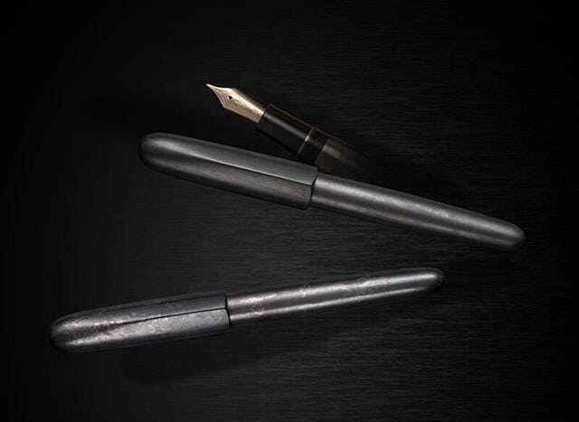 【新製品】伝統技工で機能美を表現した「伝統漆芸 畷 万年筆 黒銀箔」