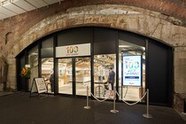 【イベント】ぺんてる「100点のアートクレヨン画展」が日比谷OKUROJIで開催中！