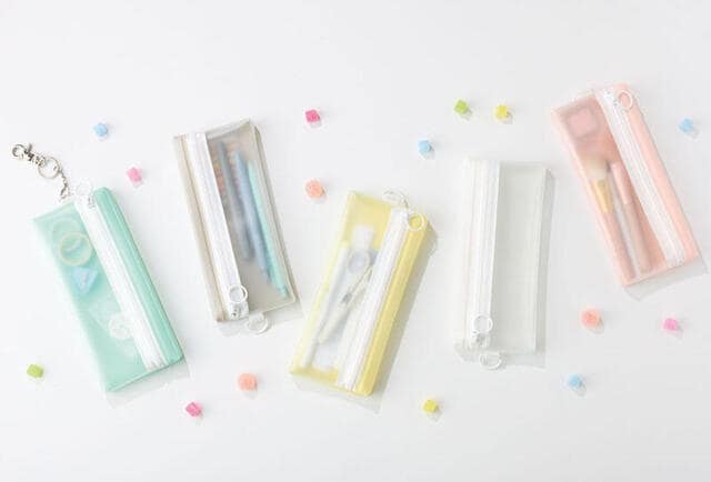 【新製品】”うっすら見える透け感”×シャーベットカラーが爽やかなペンケース