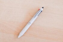 【コレ買いました！】フリクション3色ボールペンの新定番！シナジーチップをペン先に使用した「シナジー３」