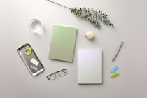 【新製品】色と光の変化が楽しめる限定色「365 デイズノート」「1/2 イヤーノート」