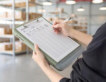 【新製品】"挟む・書く・収納する"を一体化した収納付きクリップボード