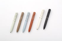 【新製品】初の3色ボールペン。かわいいフォルムの「ユニボール ワン 3」