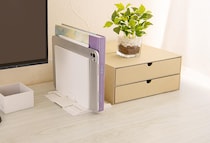 【新製品】収納物をピタッと立てられる「アジャストスタンド」