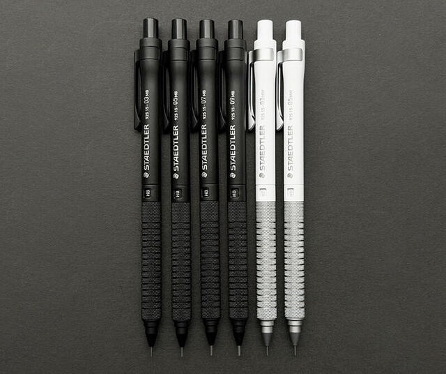 【新製品】グリップをメタル製に「925 15 メタル 製図用シャープペンシル」