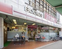 【コレ注目！】ユニークなオリジナルブックカバーが人気の町の本屋さん