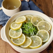 ぐるなびが選定！2025年のトレンド鍋®「アロマ鍋」とは？【おすすめの鍋レシピ3選】