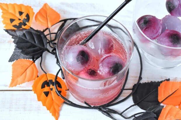 コンビニ食材だけで「目玉ドリンク」の作り方。本格ホラーでハロウィンにぴったり