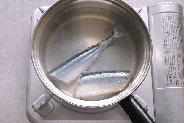 今年のサンマは焼かずにゆでさんま！調理法に「煙や匂いが気にならない」「こっちの方が好きかも」