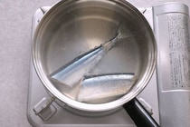 今年のサンマは焼かずにゆでさんま！調理法に「煙や匂いが気にならない」「こっちの方が好きかも」