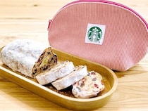 スタバの冬限定シュトーレンが買い！2025年はピンクのポーチ付きで「プレゼントにも最高」