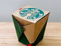 たった1枚の紙袋で「フタ付きゴミ箱」の作り方。折って貼るだけで即席の入れものに！