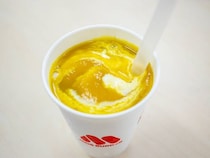 モスシェイク50周年！新作「紅はるか」がまるで蜜が詰まった冷やし焼き芋