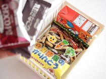 「子どものおやつ入れにぴったり」と話題の100円サンドイッチケースをレポ。子育てに役立つ使い方3選