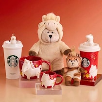 2026年スタバ新作「干支グッズ」全11種。マニアの推しグッズベスト5も発表！