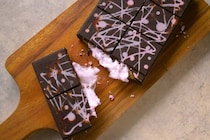 次なるトレンド「エンジェルヘアチョコ」の作り方。ピシュマニエを身近なふわふわ食材で代用！