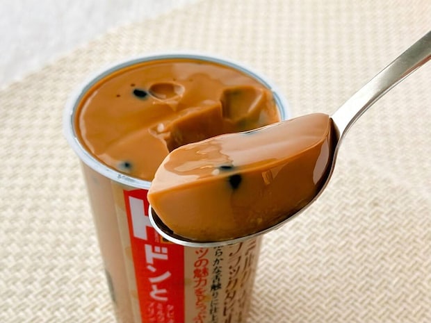 約300円でこの量!? ドンキの話題スイーツ「ドドンとタピオカミルクティープリン」