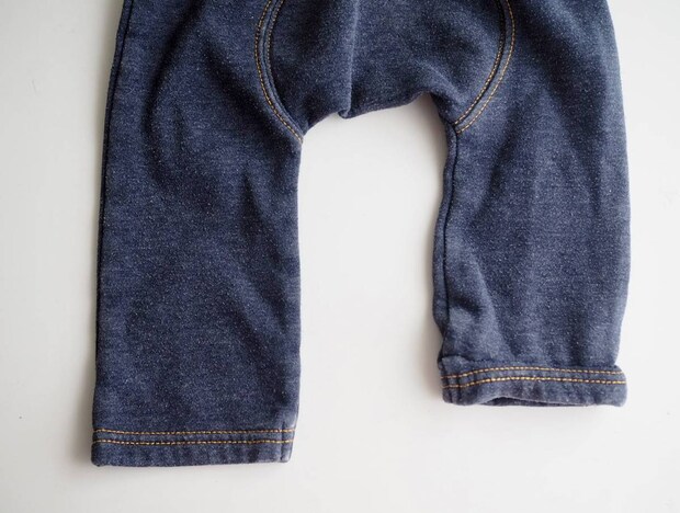 ズボンの裾上げが一発で決まる！SNSで話題の手縫い方法に「引っ張るだけでできた」