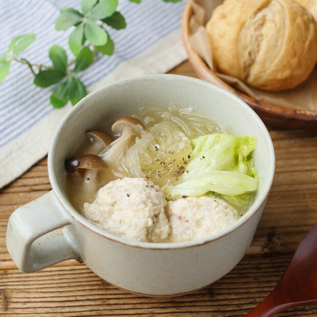 【365日のパンとスープ】レタスと豆腐肉だんごの塩麹スープ