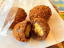 マクドナルドから「クリームブリュレホットドーナツ」が誕生！ひとつで3つの食感を楽しめる