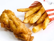 ケンタッキー「サクッとケンタ」新登場！まるかじりケンタ＆カーネルクランチポテトを食べ比べ