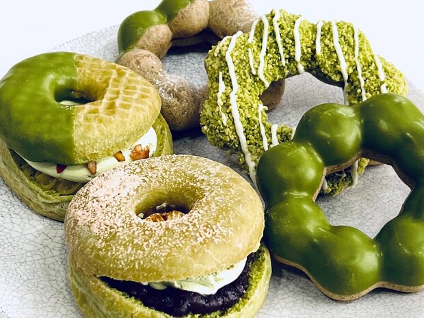 ミスド「宇治抹茶ドーナツシリーズ」全5種を食べ比べ。今年はふわむち食感のどらやき風が登場！