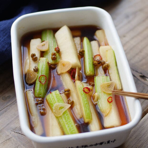 【作り置き】ピリリと香る！セロリと大根の中華漬け