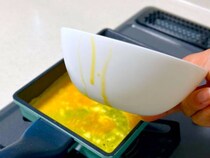 卵液が垂れない！たった1秒の解決策に「それは思いつかなかった」