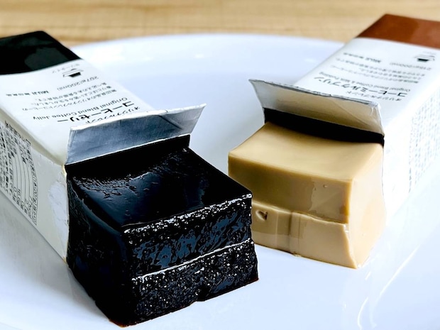 無印良品のパックスイーツを食べ比べ。コーヒーゼリーとコーヒーミルクプリン、買うならどっち？