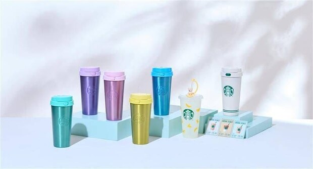スタバのサマーグッズ全13種類＆マニアの推しグッズベスト5を紹介！推し活に嬉しいカラー展開