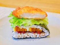 関西万博で22万食超を記録！ほっかほっか亭の進化系ブランド「ワンハンドBENTO」の未来型フードを食べ比べ