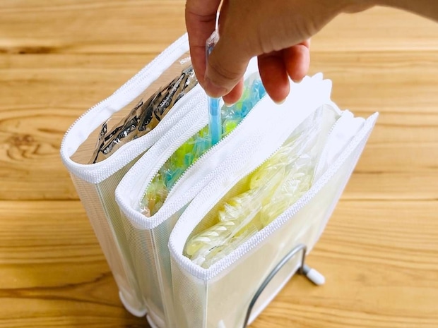 ごちゃつく割り箸やストロー収納、ついに解決。100均アイテムの「もっと早く知りたかった」収納術