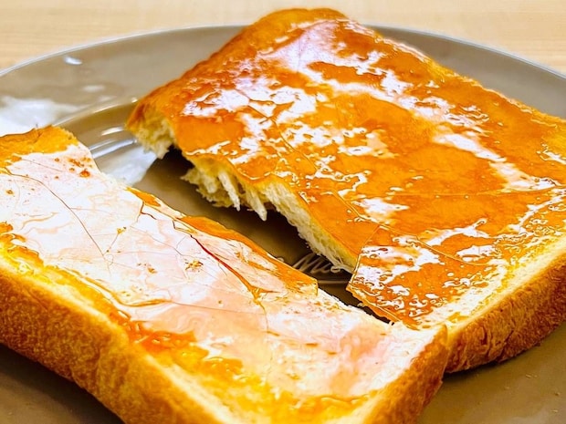 いつもの食パンを「クイニーアマン風」に。レンジとトースターのW使いでパリパリ食感