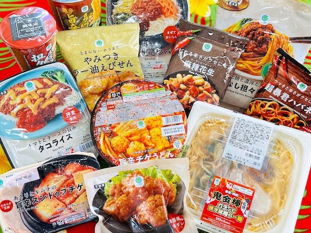 ファミマ社員が選んだ「辛活」商品12選を食べ比べ!お菓子からカップ麺まで実食レビュー
