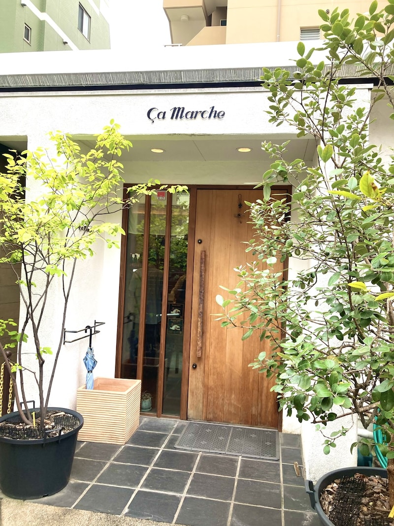 神戸では絶対外せない、ヨーロッパの邸宅のようなお店に並ぶ名店出身のシェフが独自のアイデアで焼くパンがずらり！【サマーシュ】（兵庫県・神戸市）