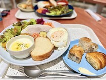 おかわり自由のパンが魅力！カフェ&ベーカリーで大満足モーニング【コンパニオンプランツ】（福岡県・福岡市）