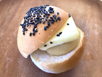 青い空と田園風景を眺めながら、焼き立てパンや新鮮野菜を頂くことができる【おおみやパンカフェ】（千葉県・千葉市）