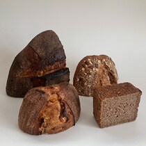 十勝の麦と薪窯で生命力みなぎるパンを焼く【風土火水】（北海道・帯広市）