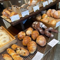 こだわりのパンとコーヒーを求めて11月の開店時から行列の続く【Hertz coffee&bakery】（東京都・世田谷区）