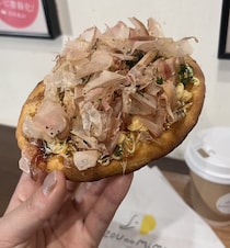 はじめて食べた「あげ焼きパン」が新食感だった！ 【あげ焼きパン 象の耳】（東京都・世田谷区）