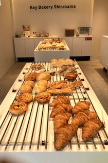 メゾンカイザー監修の焼きたてパンがある南紀白浜の【キーベーカリー白浜】（和歌山県・西牟婁郡白浜町）