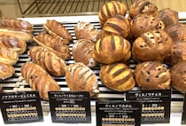 南紀白浜のリゾートホテル内にあるスタイリッシュなベーカリー【テッティーベーカリー＆カフェ】には洗練されたパンがずらり（和歌山県・西牟婁郡白浜町）