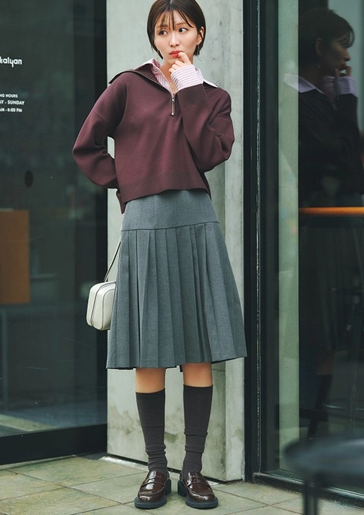 【毎日コーデ】ハイソックス×ローファーで今っぽ上品なグッドガール 【毎日コーデ】ハイソックス×ローファーで今っぽ上品なグッドガール