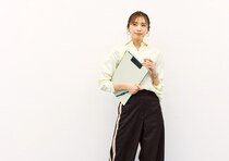 ライン入りパンツが今っぽい！一目置かれる上級者見え通勤コーデ【毎日コーデ】
