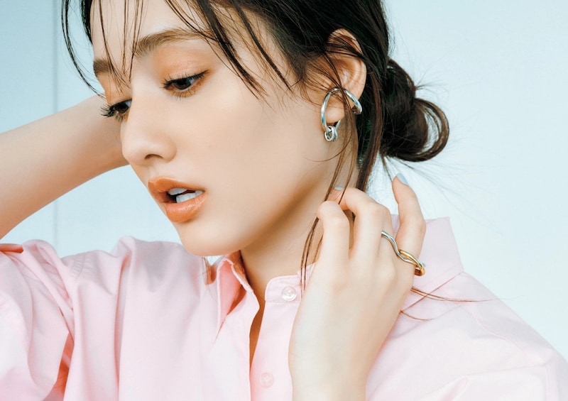 〝変形シェイプ〟のアクセが魅力的♡コーデを引き立てるシンプルデザインが万能