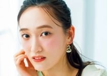 デート旅行ならピンク×ラメで盛る♡ミニコスメでお直しも万全！一日中可愛さをキープするメイクテク