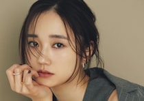 【モデル・鈴木友菜さん】こだわりを凝縮したガチすぎる「シール帳」の中身を徹底解剖♡