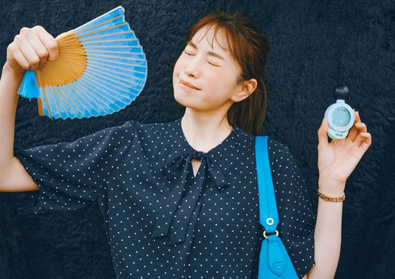 夏の暑さに負けない！接触冷感ブラウスで快適に過ごすモノトーン通勤コーデ【毎日コーデ】