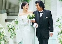 藤岡弘、＆天翔愛親子が着こなす最新ドレスコレクション